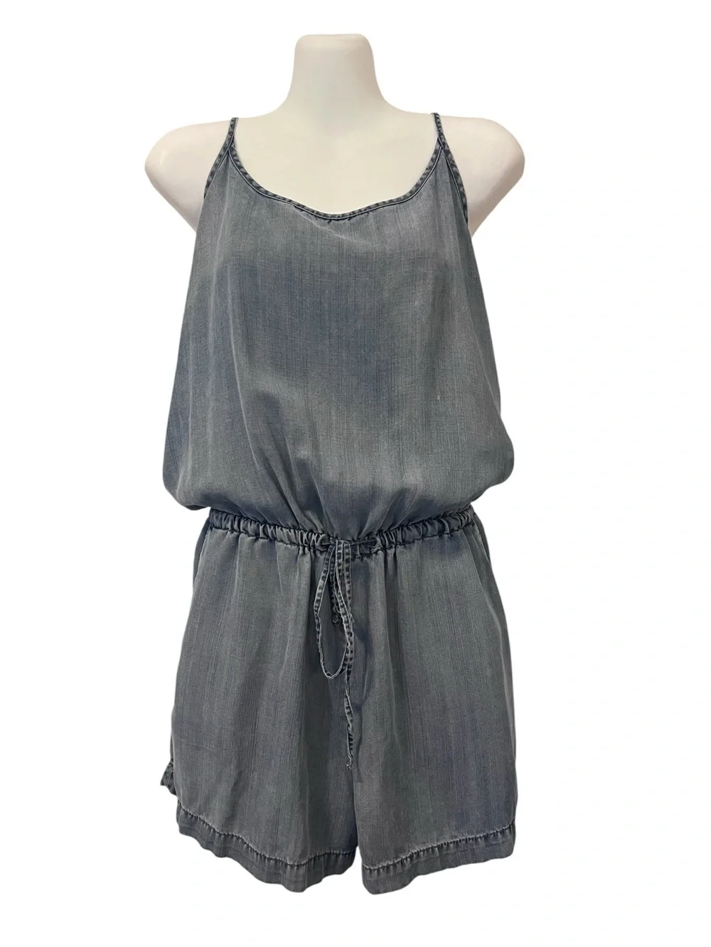 Gap Chambray Denim Romper Tencil Shorts Tie Waist Pockets Size Large - Picture 2 of 10